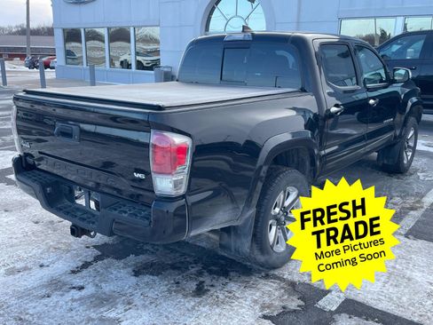 Used 2017 Toyota Tacoma Limited image 4
