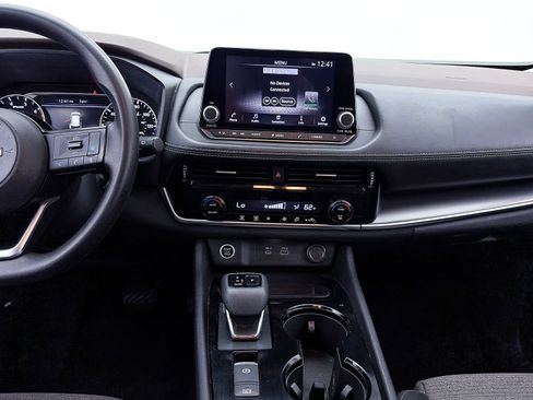 Used 2022 Nissan Rogue SV FWD image 6