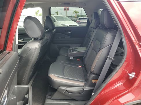 Certified 2023 Nissan Pathfinder Platinum w/ Cargo Package AWD/4WD image 16