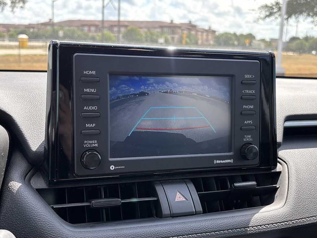 Used 2022 Toyota RAV4 LE FWD image 10