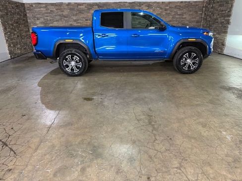 Used 2023 GMC Canyon AT4 w/ AT4 Premium Package AWD/4WD image 10