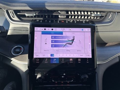 New 2025 Jeep Grand Cherokee L Limited image 38