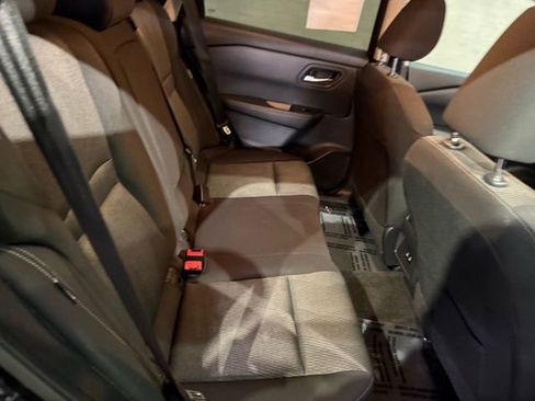 Certified 2025 Nissan Rogue SV image 31