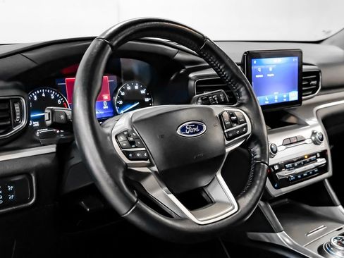 Used 2020 Ford Explorer XLT w/ Equipment Group 202A RWD image 24