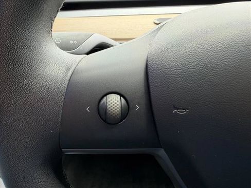 Used 2020 Tesla Model 3 Standard Range Plus RWD image 16