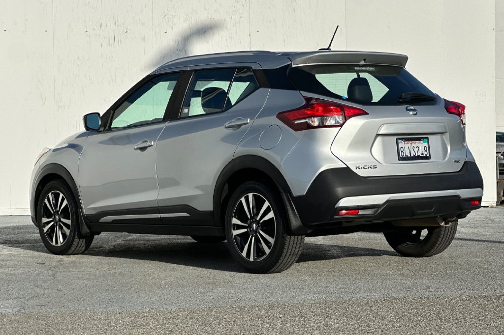 Used 2019 Nissan Kicks SR w/ SR Premium Package FWD image 5