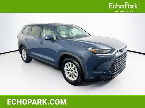 Used 2025 Toyota Grand Highlander FWD image 1