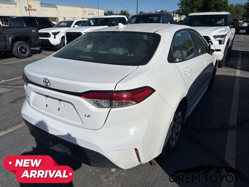Used 2024 Toyota Corolla LE FWD image 2