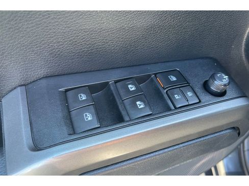 Used 2019 Toyota Tacoma TRD Off-Road w/ Technology Package RWD image 12