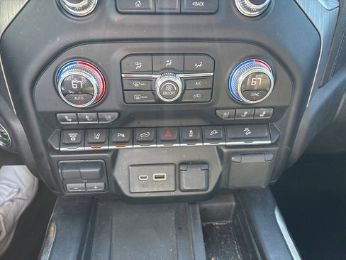 Used 2020 GMC Sierra 2500 Denali w/ Denali Ultimate Package image 11