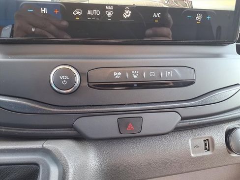 New 2026 Ford Transit 250 148 Medium Roof w/ Load Area Protection Package image 10