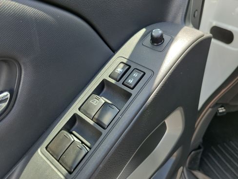 Used 2022 Nissan Frontier SV RWD image 14