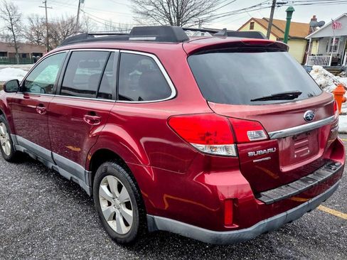 Used 2011 Subaru Outback 2.5i Limited AWD/4WD image 8