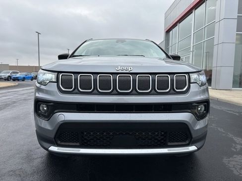 Used 2022 Jeep Compass Limited w/ Sun and Sound Group image 2