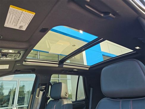 Used 2022 Chevrolet Tahoe RST w/ Luxury Package image 25