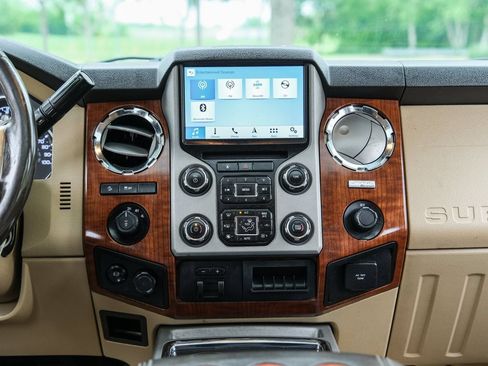 Used 2015 Ford F250 King Ranch w/ FX4 Off-Road Package AWD/4WD image 43