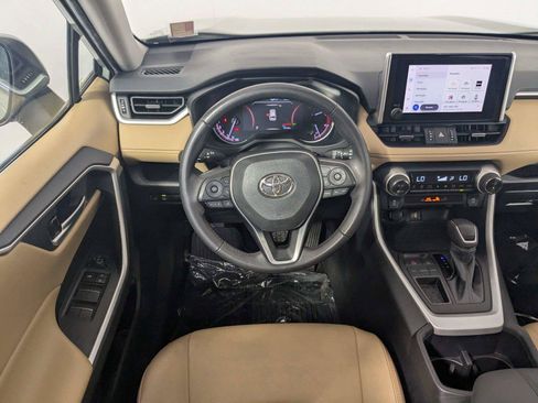 Used 2023 Toyota RAV4 XLE Premium FWD image 40