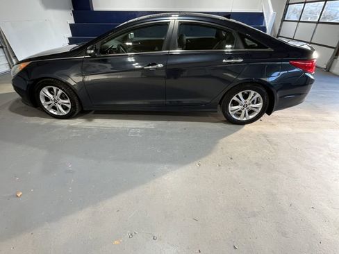 Used 2012 Hyundai Sonata Limited w/ Navigation Pkg image 1