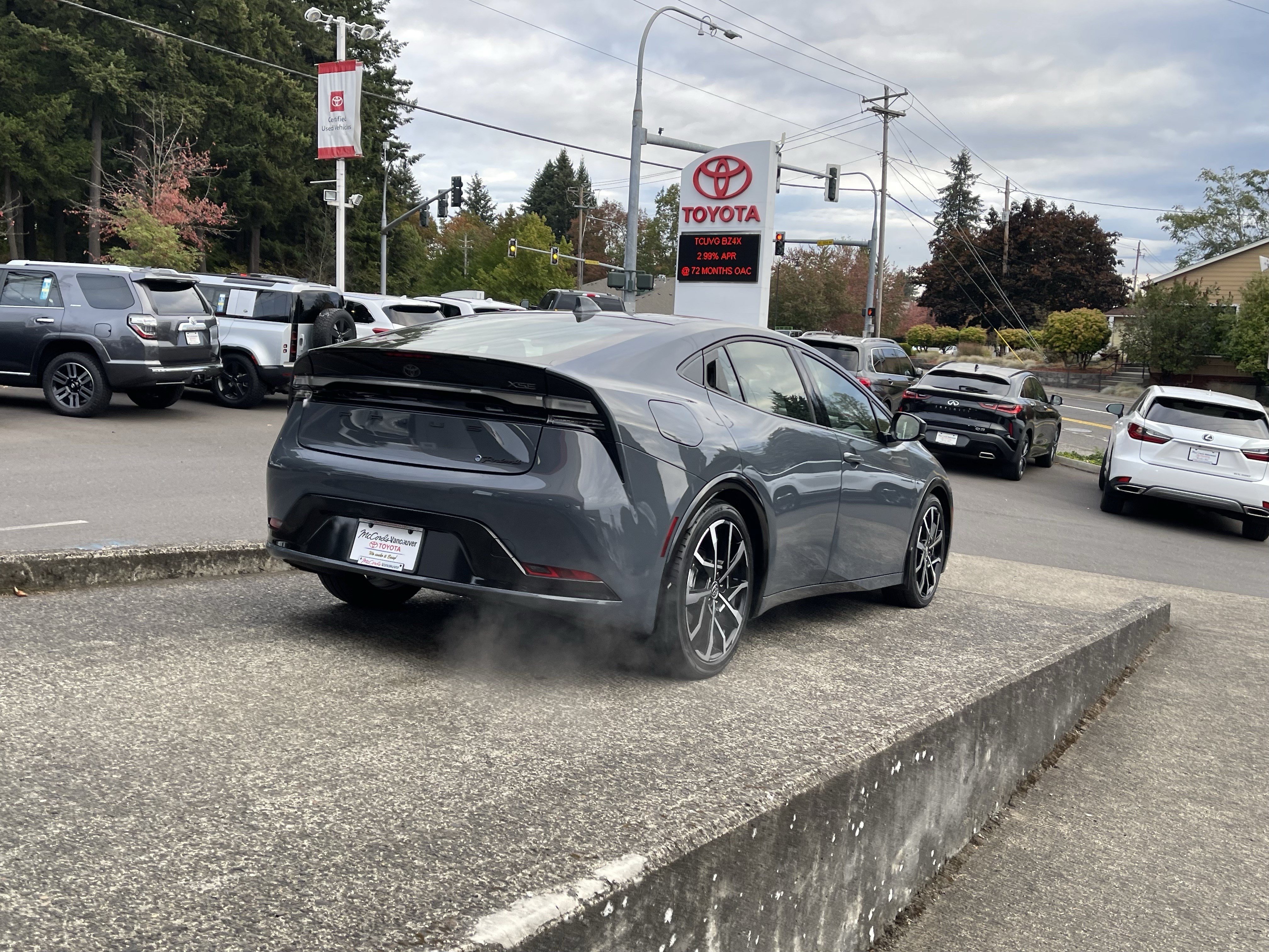 Certified 2024 Toyota Prius Prime FWD image 9