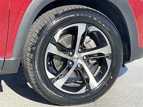 Certified 2024 Chevrolet Trax RS w/ Driver Confidence Package image 23