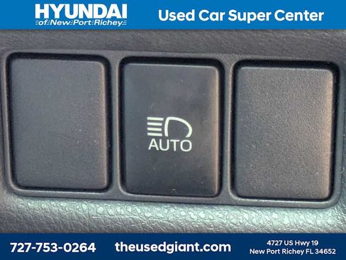Used 2020 Toyota C-HR XLE FWD image 23
