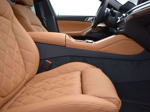 New 2026 BMW X6 xDrive40i w/ Climate Comfort Package image 25