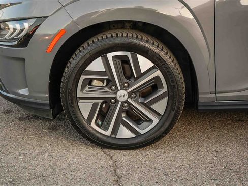 Used 2022 Hyundai Kona Limited image 3