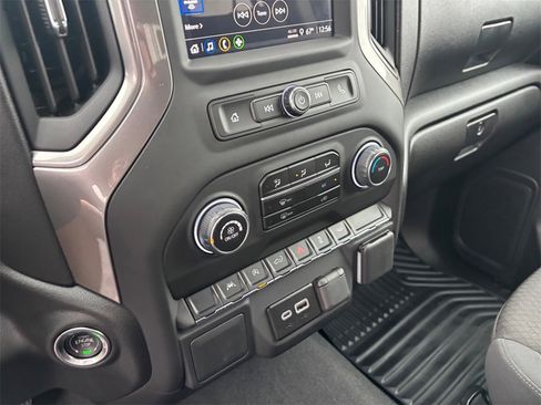 Certified 2026 Chevrolet Silverado 1500 Custom image 17