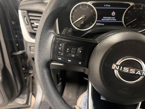 Used 2023 Nissan Rogue S image 25