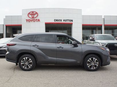 Certified 2025 Toyota Highlander XLE