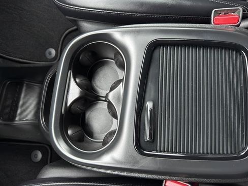 Used 2024 Chrysler Pacifica Touring-L w/ Uconnect Theater Family Group image 22