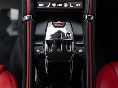 Used 2021 Ferrari Roma image 24