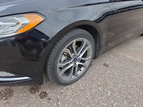 Used 2017 Ford Fusion SE w/ Equipment Group 201A FWD image 10