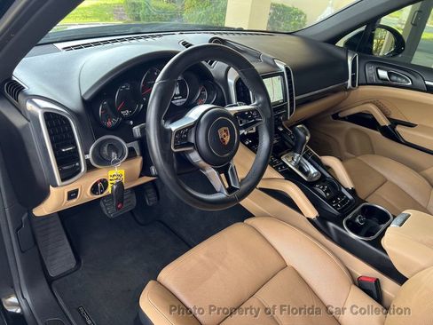 Used 2016 Porsche Cayenne image 35