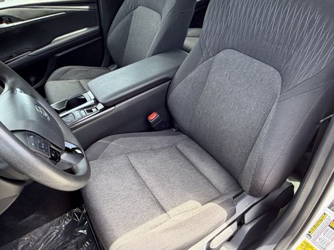 Used 2025 Toyota Camry LE FWD image 27