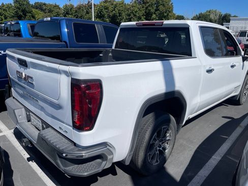 Used 2025 GMC Sierra 1500 SLT RWD image 2