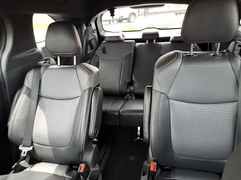 Used 2021 Toyota Sienna XSE w/ XSE Plus Package FWD image 20