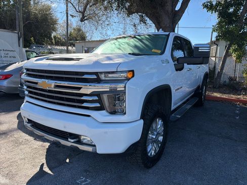 Used 2020 Chevrolet Silverado 2500 High Country w/ Technology Package image 4