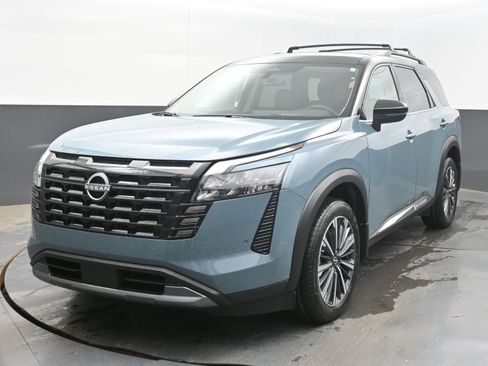 New 2026 Nissan Pathfinder Platinum AWD/4WD image 3