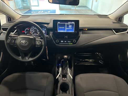Used 2022 Toyota Corolla LE image 10