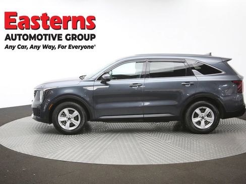 Used 2024 Kia Sorento LX image 60