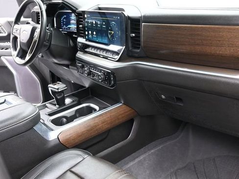 Used 2022 Chevrolet Silverado 1500 High Country w/ High Country Premium Package image 28