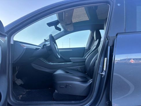 Used 2023 Tesla Model Y Long Range image 3