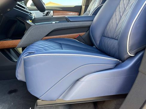 New 2026 Cadillac Vistiq Premium Luxury w/ LPO, Floor Liner Package image 19