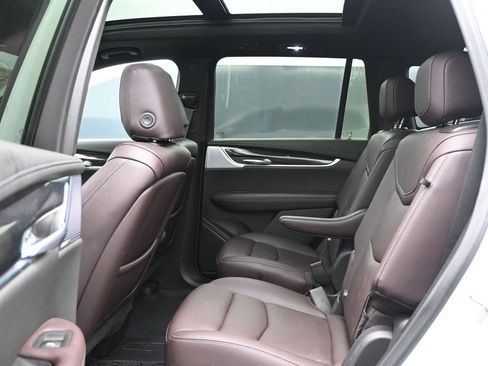 Used 2024 Cadillac XT6 Premium Luxury w/ Technology Package AWD/4WD image 24