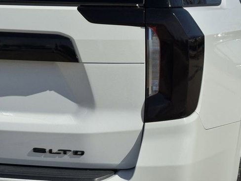 Used 2021 GMC Yukon SLT w/ SLT Premium Package image 7