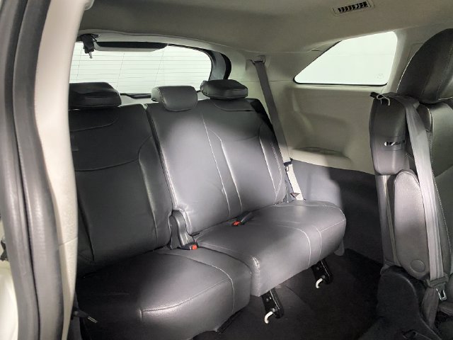 Used 2023 Toyota Sienna LE FWD image 11