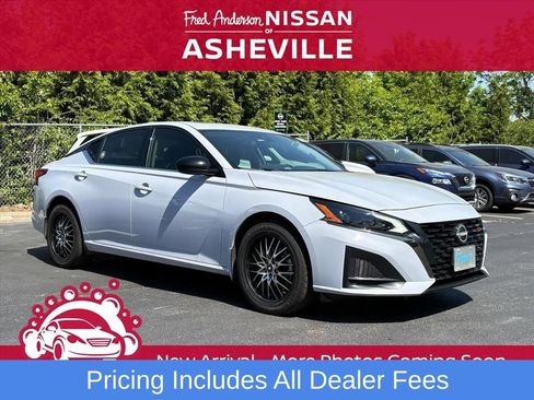 Used 2024 Nissan Altima 2.5 SR w/ SR Premium Package AWD/4WD image 1