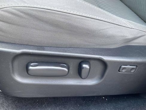 Used 2021 Toyota Tacoma SR5 AWD/4WD image 13