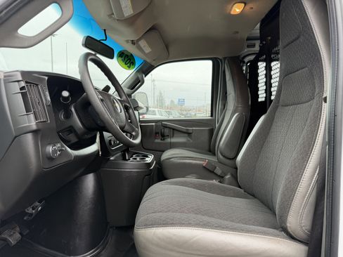 Used 2024 Chevrolet Express 2500 w/ Driver Convenience Package image 10